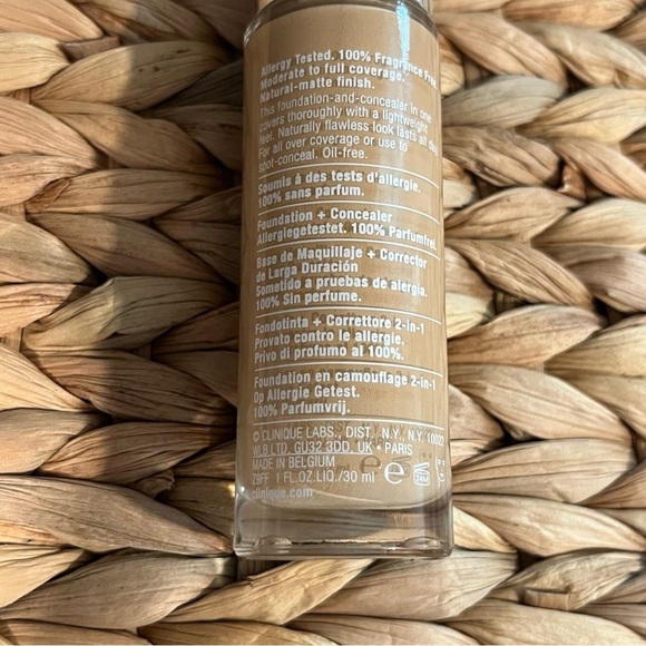 Clinique Beyond Perfecting 2 in 1 Foundation & Concealer in Cork - Picture 3 of 5